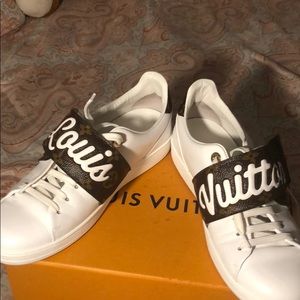 Louis Vuitton Sneakers.....